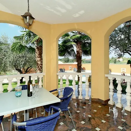 Apartment 2 Bedroom Nice Apartment In Porec