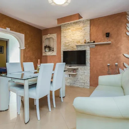 2 Bedroom In Poreč